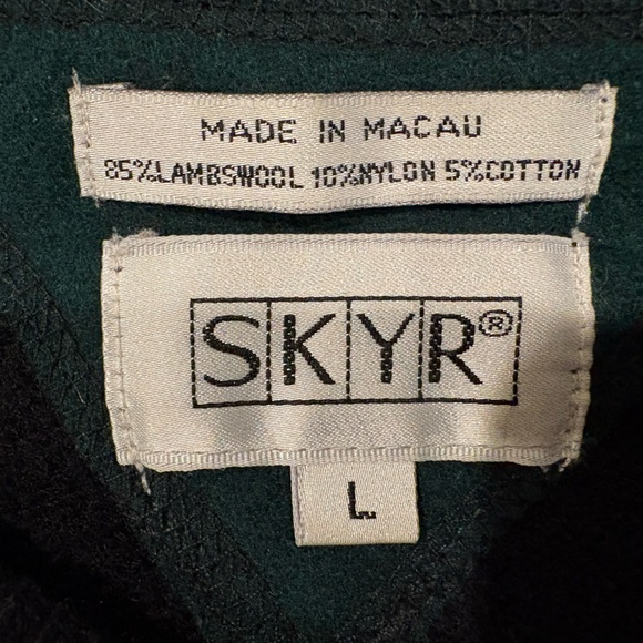 Men’s Lambswool Blend Crew Neck Sweater - Picture 2 of 2